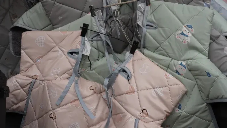 冷???冷???冷?? ??冷空氣催熱“擋風(fēng)被”市場(chǎng)，中捷這款設(shè)備為產(chǎn)能“保駕護(hù)航”